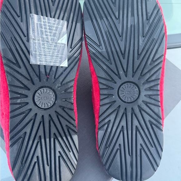 UGG Red Fluffy Slippers - Picture 4 of 5